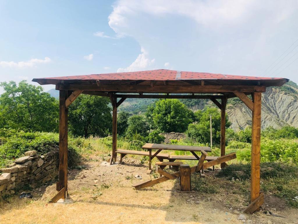 Guest House Qafe Dardha - Tomorr National Park Qafe Dardhe エクステリア 写真